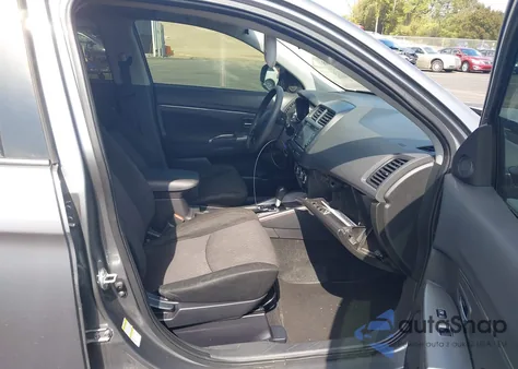 2019 Mitsubishi Outlander Sport 2.0 Es z USA, uszkodzony, nr VIN JA4AP3AUXKU001228